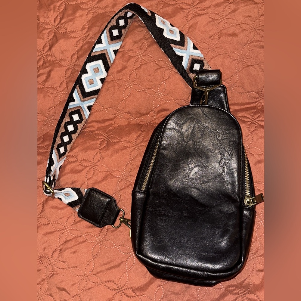 Black purse guitar strap